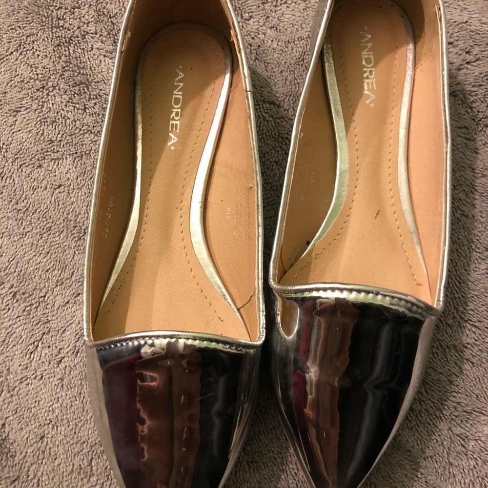 Flat shoes